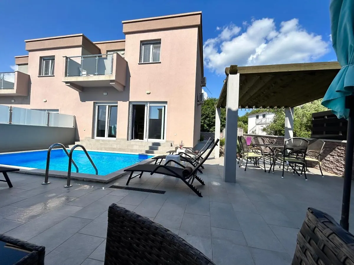 Holiday House 