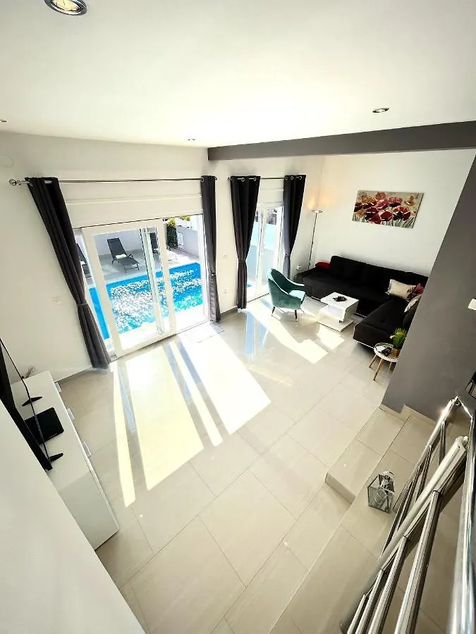 Holiday House 