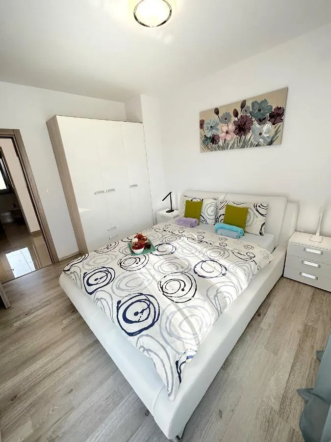 Holiday House 